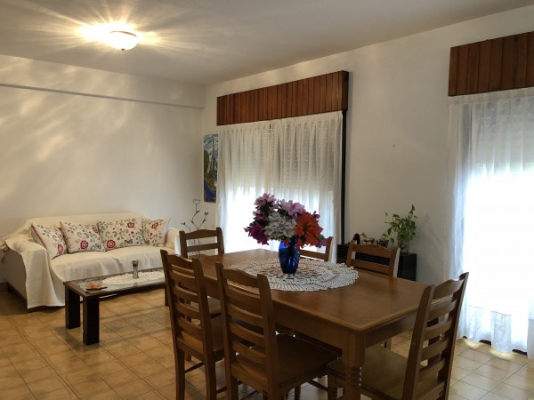 EXCELENTE CASA MULTI FAMILIAR  - MUY BUENA ZONA - BOULOGNE-  son 3 ph en un lote