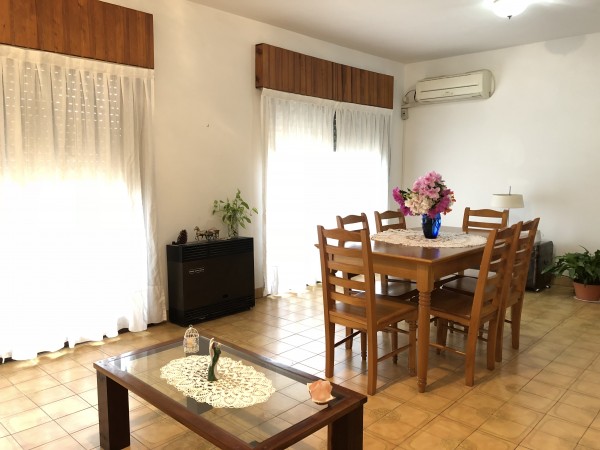EXCELENTE CASA MULTI FAMILIAR  - MUY BUENA ZONA - BOULOGNE-  son 3 ph en un lote