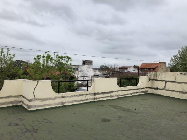 EXCELENTE CASA MULTI FAMILIAR  - MUY BUENA ZONA - BOULOGNE-  son 3 ph en un lote