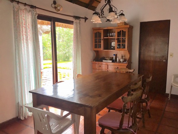 EXCELENTE CHALET 4 DORMITORIOS MAS DEPENDENCIA EN LA PARADA 35 DE LA MANSA -PUNTA DEL ESTE   