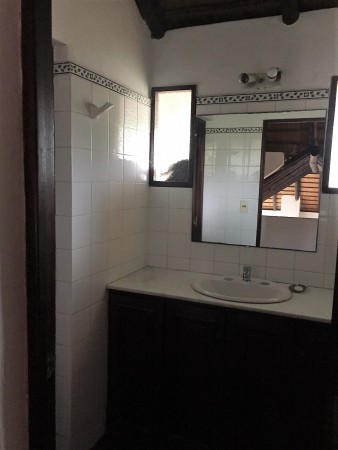 EXCELENTE CHALET 4 DORMITORIOS MAS DEPENDENCIA EN LA PARADA 35 DE LA MANSA -PUNTA DEL ESTE   