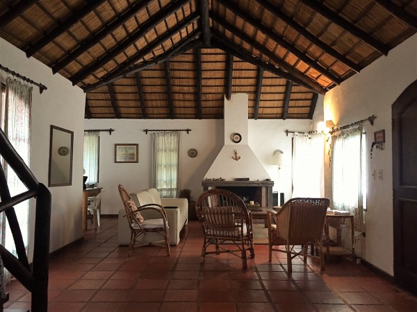 EXCELENTE CHALET 4 DORMITORIOS MAS DEPENDENCIA EN LA PARADA 35 DE LA MANSA -PUNTA DEL ESTE   