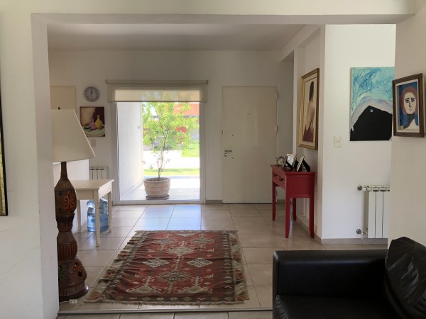 VENTA CASA 4 DORMITORIOS -DEP. - PARRILLA -  PILETA -CASAS DE SANTA MARIA