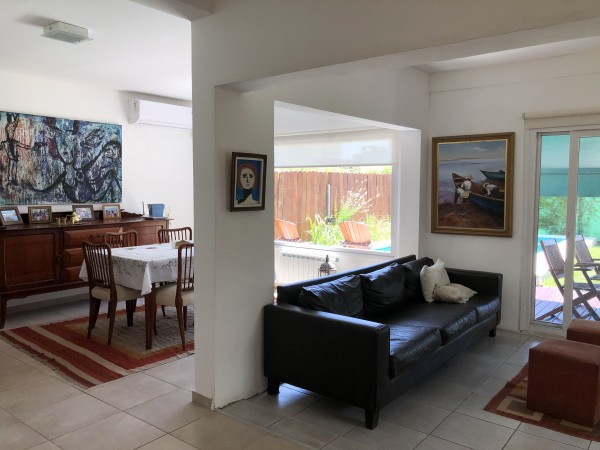 VENTA CASA 4 DORMITORIOS -DEP. - PARRILLA -  PILETA -CASAS DE SANTA MARIA