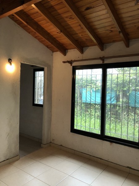 EXCELENTE CASA MULTI FAMILIAR  - MUY BUENA ZONA - BOULOGNE-  son 3 ph en un lote