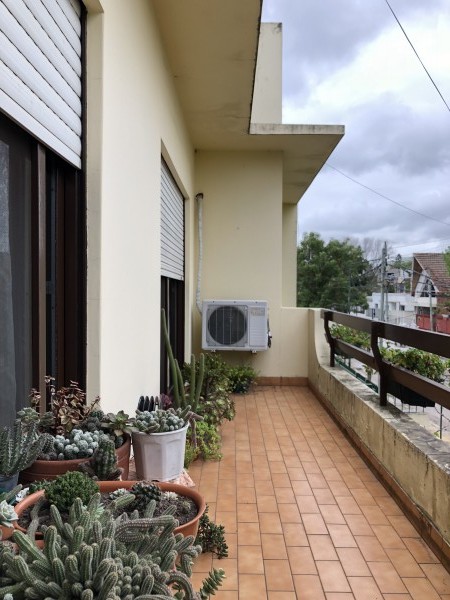 EXCELENTE CASA MULTI FAMILIAR  - MUY BUENA ZONA - BOULOGNE-  son 3 ph en un lote
