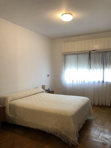 EXCELENTE CASA MULTI FAMILIAR  - MUY BUENA ZONA - BOULOGNE-  son 3 ph en un lote