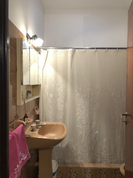 EXCELENTE CASA MULTI FAMILIAR  - MUY BUENA ZONA - BOULOGNE-  son 3 ph en un lote