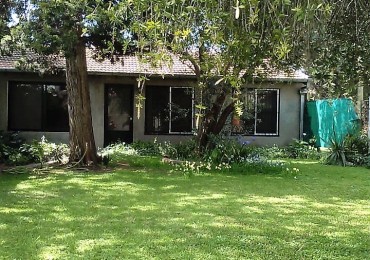 EXCELENTE CASA MULTI FAMILIAR  - MUY BUENA ZONA - BOULOGNE-  son 3 ph en un lote